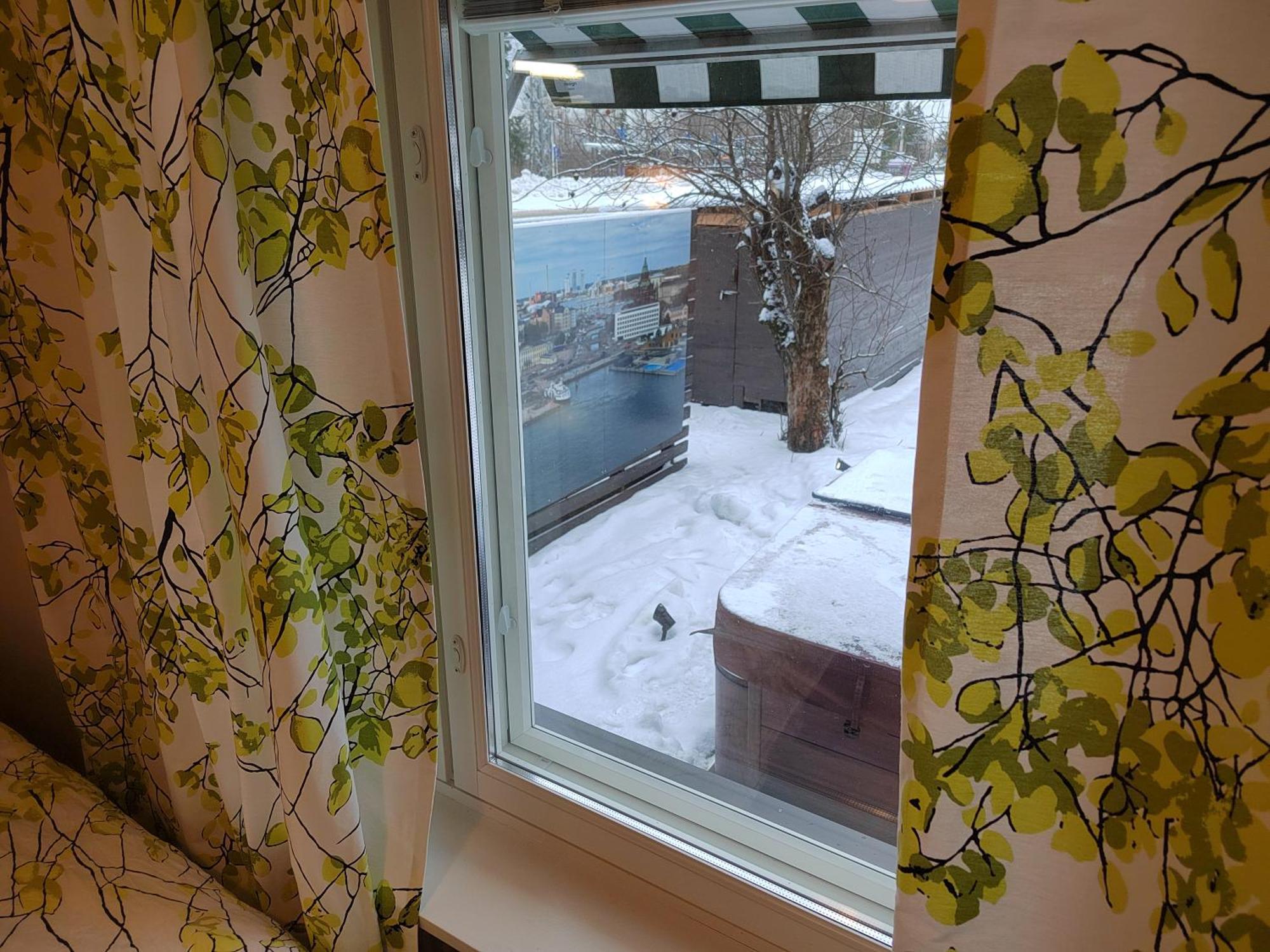 Relax & Recharge - A Unique Suite With A Touch Of Luxury - Hot Tub And Sauna Inspired Decor #Not A Real Sauna# Easy City Access - Direct Train 15 Min To City Helsinki Eksteriør billede