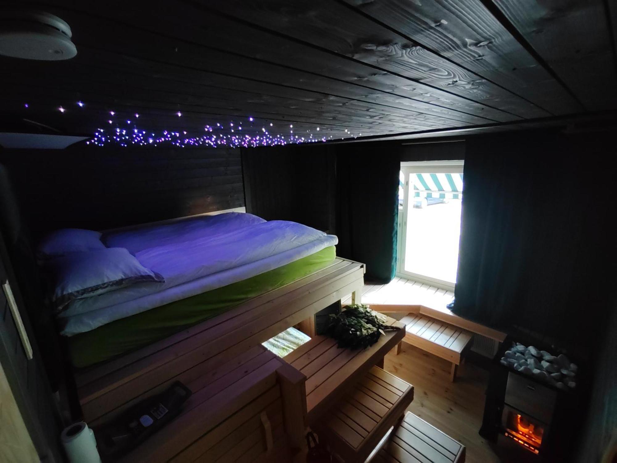 Relax & Recharge - A Unique Suite With A Touch Of Luxury - Hot Tub And Sauna Inspired Decor #Not A Real Sauna# Easy City Access - Direct Train 15 Min To City Helsinki Eksteriør billede