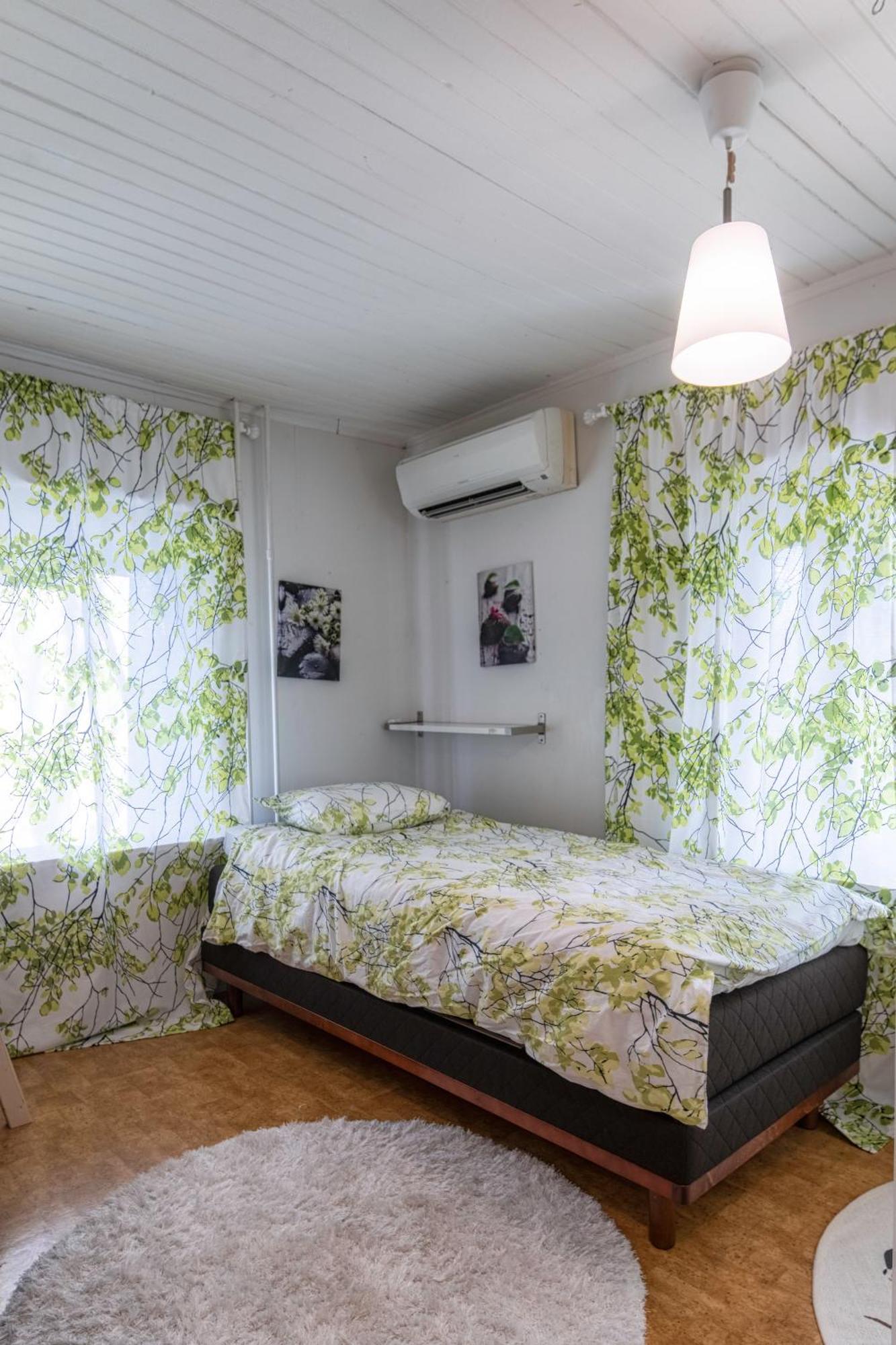 Relax & Recharge - A Unique Suite With A Touch Of Luxury - Hot Tub And Sauna Inspired Decor #Not A Real Sauna# Easy City Access - Direct Train 15 Min To City Helsinki Eksteriør billede