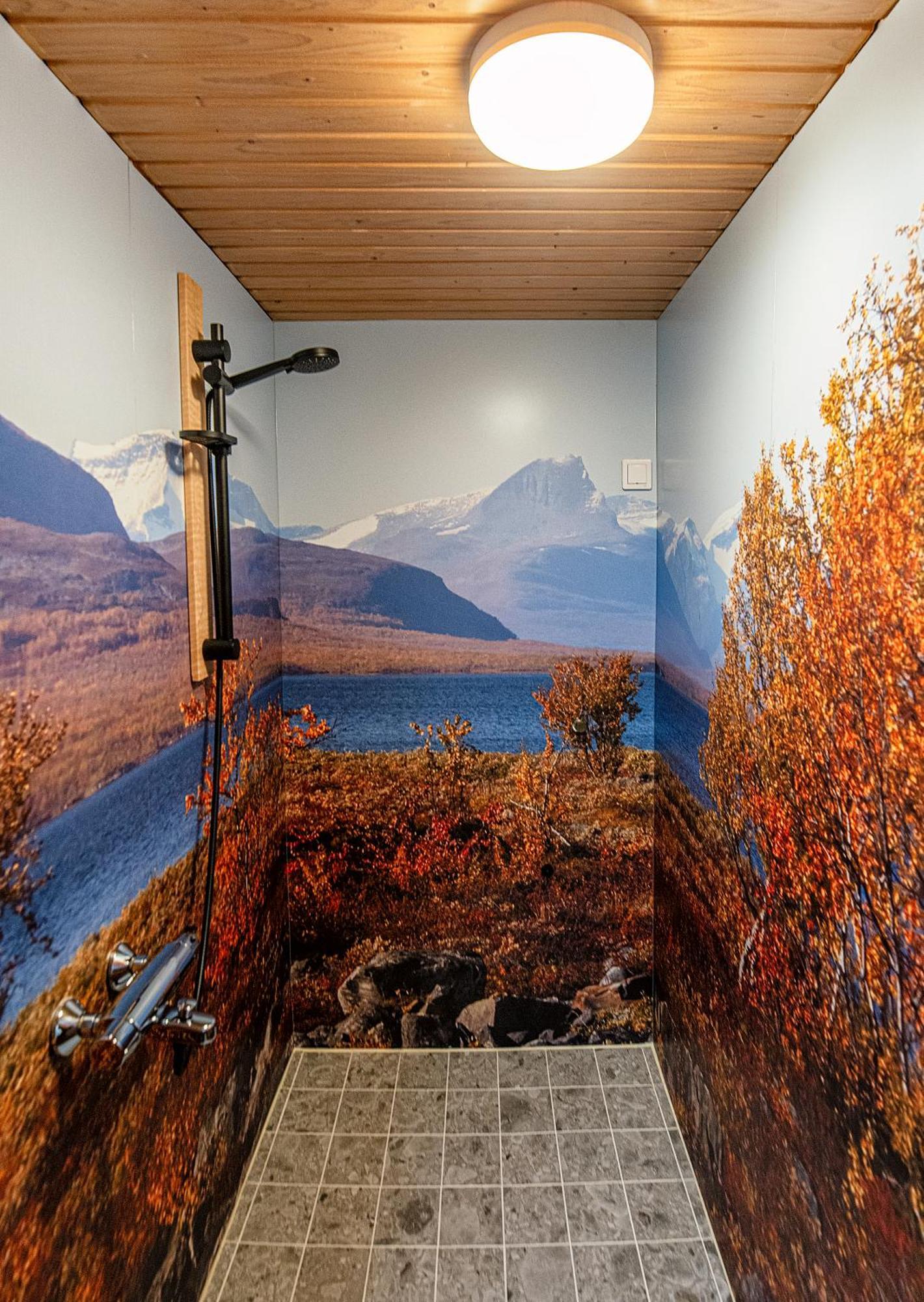 Relax & Recharge - A Unique Suite With A Touch Of Luxury - Hot Tub And Sauna Inspired Decor #Not A Real Sauna# Easy City Access - Direct Train 15 Min To City Helsinki Eksteriør billede