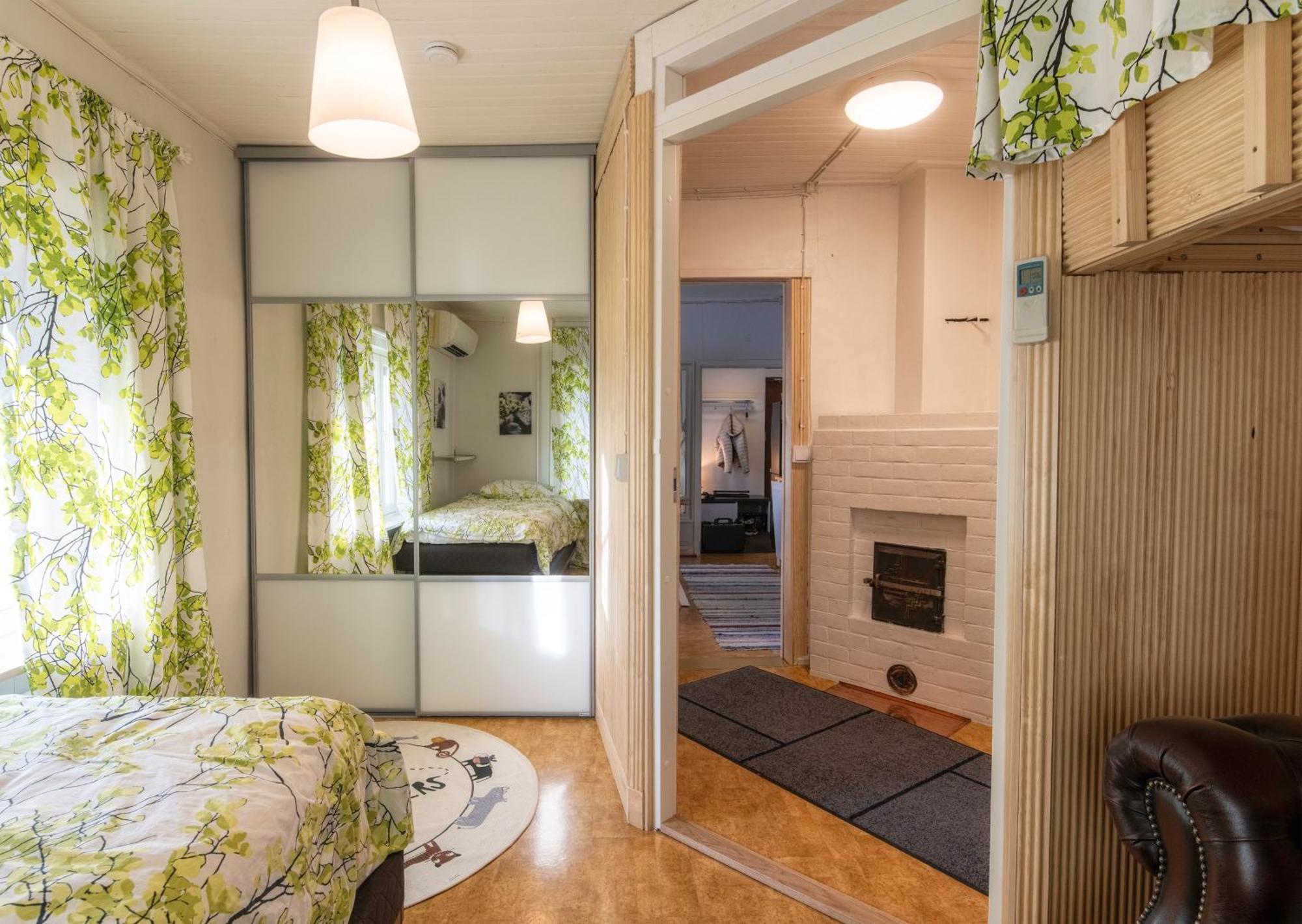 Relax & Recharge - A Unique Suite With A Touch Of Luxury - Hot Tub And Sauna Inspired Decor #Not A Real Sauna# Easy City Access - Direct Train 15 Min To City Helsinki Eksteriør billede