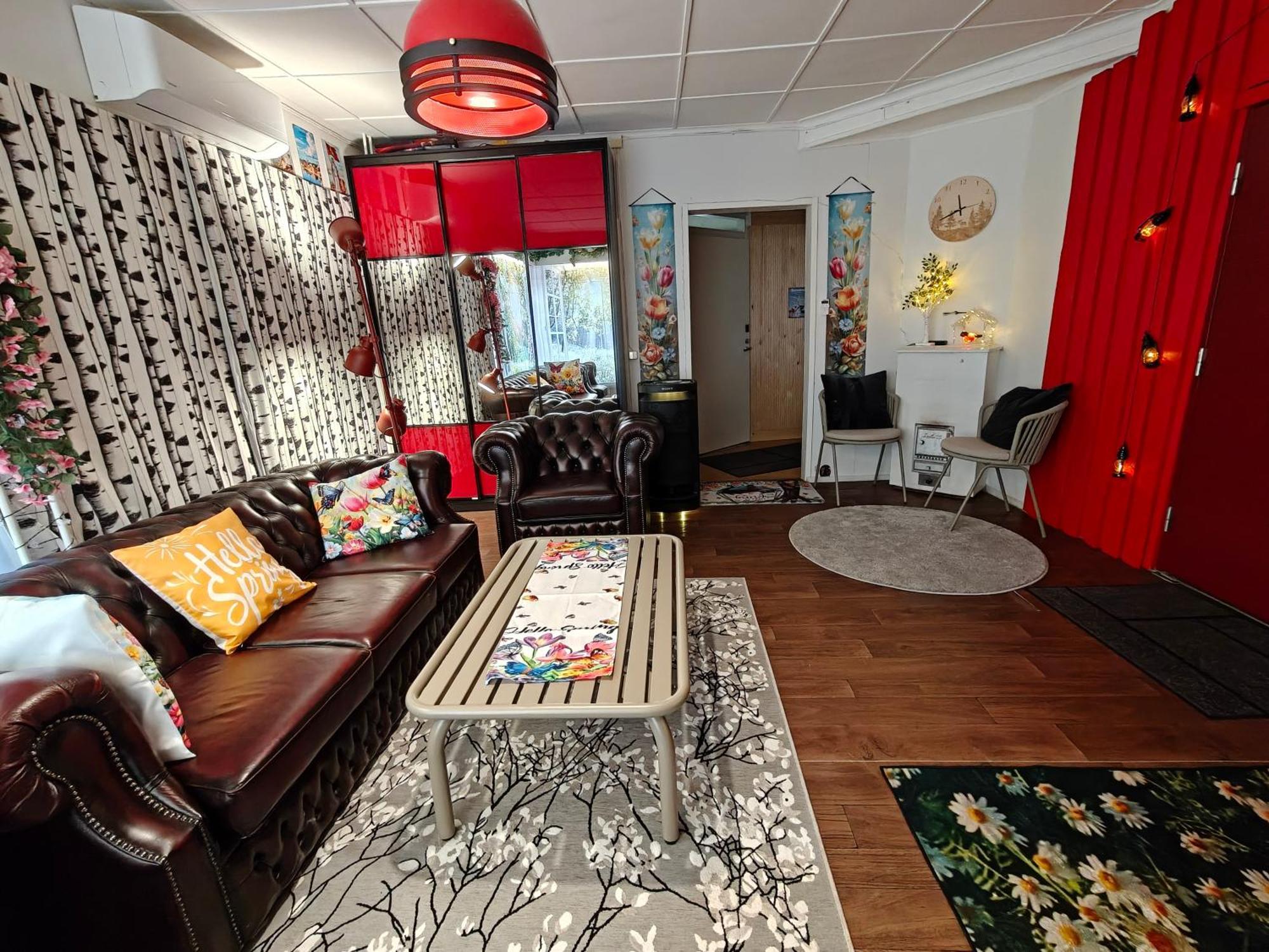 Relax & Recharge - A Unique Suite With A Touch Of Luxury - Hot Tub And Sauna Inspired Decor #Not A Real Sauna# Easy City Access - Direct Train 15 Min To City Helsinki Eksteriør billede